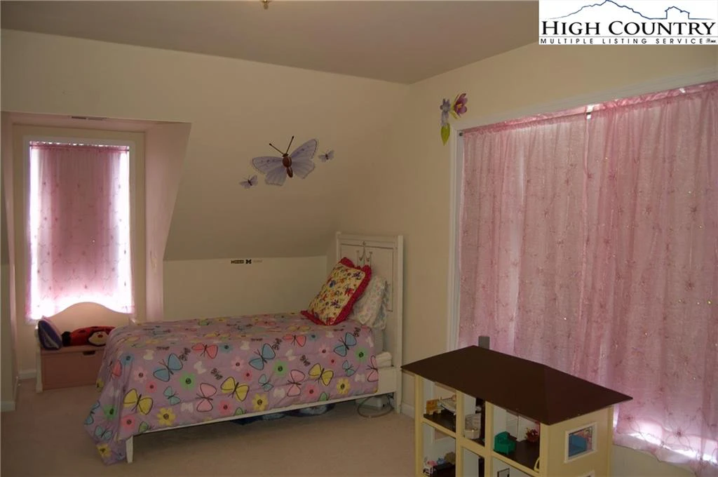 Image number 12 for the current listing