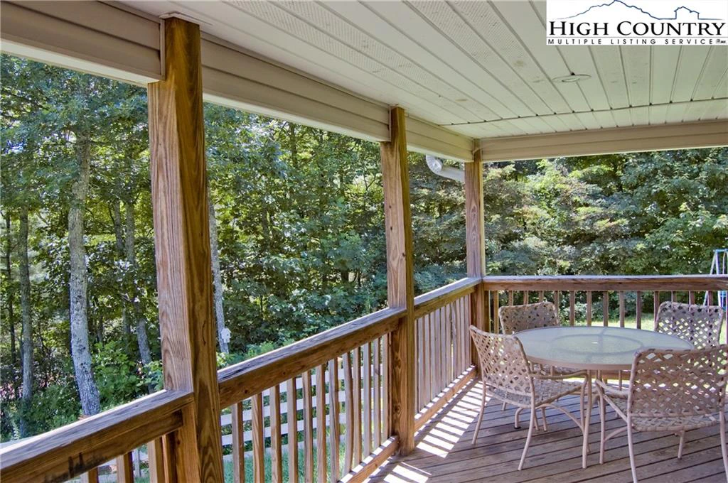 Image number 3 for the current listing