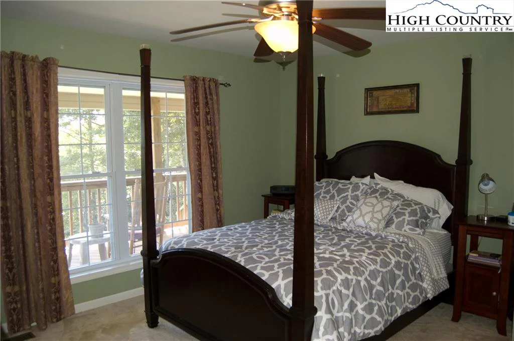 Image number 8 for the current listing