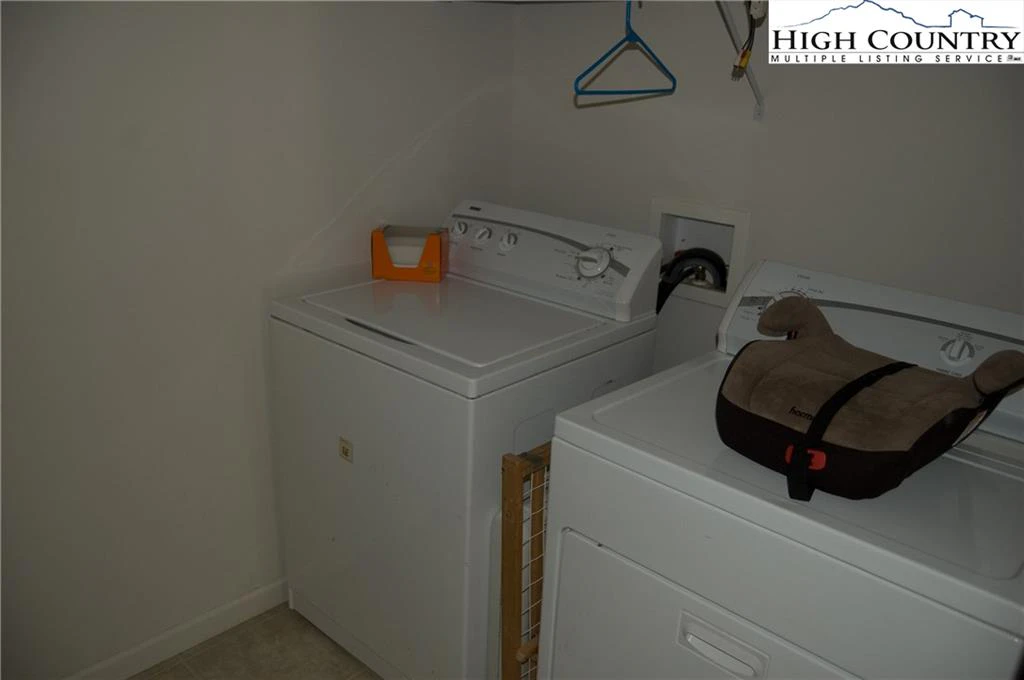 Image number 9 for the current listing