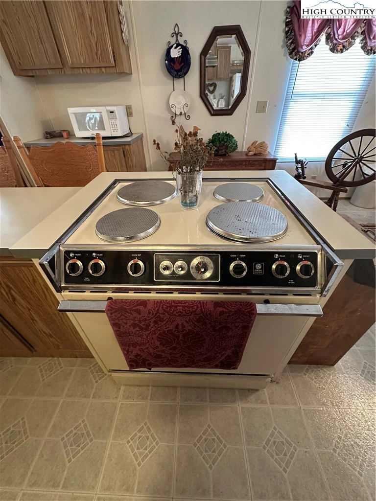 Image number 10 for the current listing