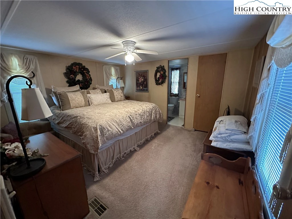 Image number 21 for the current listing
