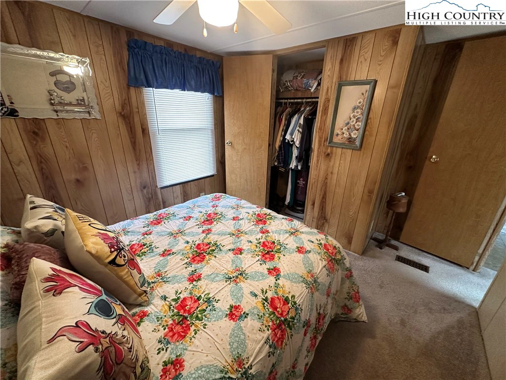 Image number 18 for the current listing