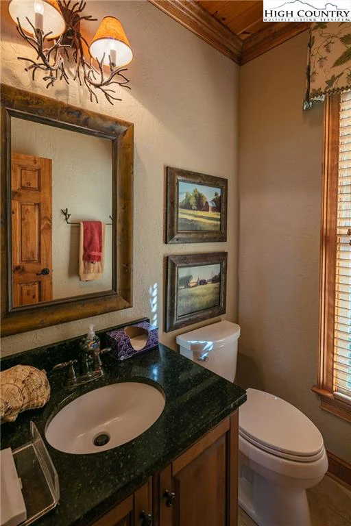 Image number 3 for the current listing