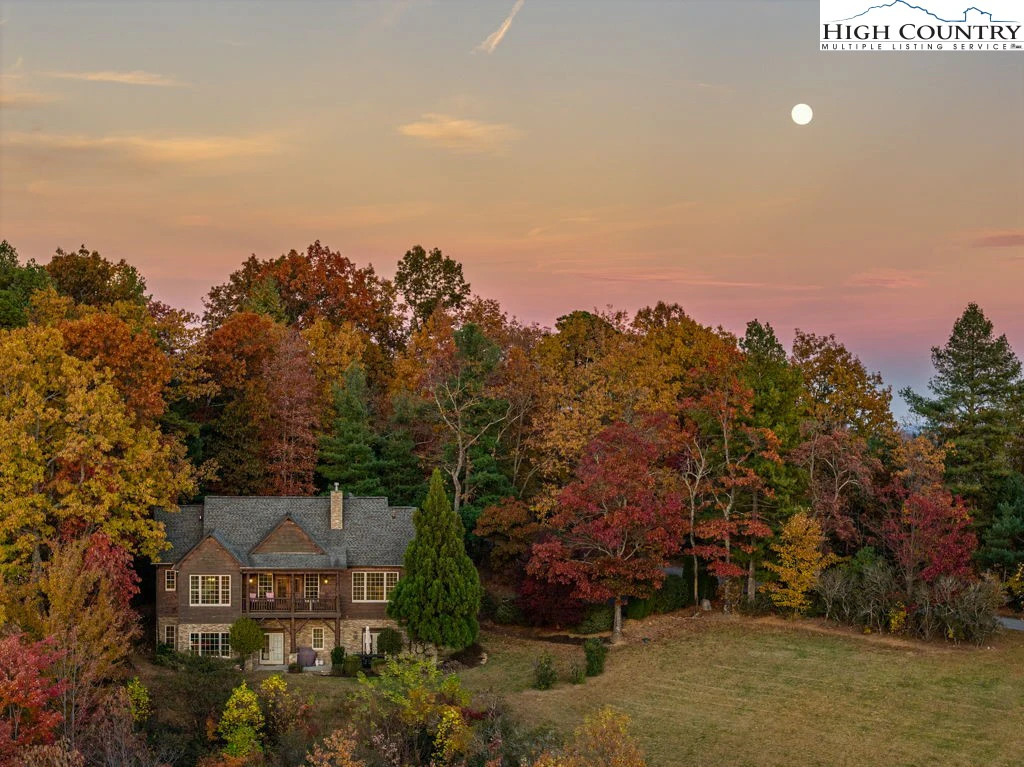 Image number 19 for the current listing