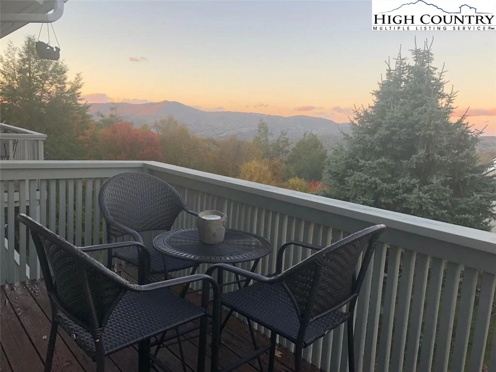 Image number 1 for the current listing