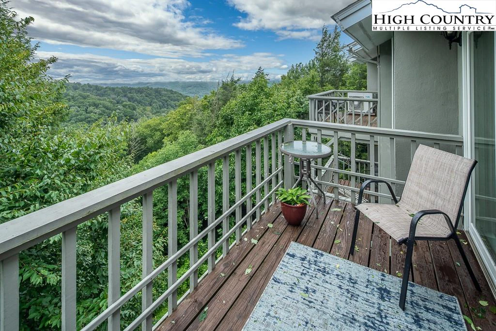 Image number 1 for the current listing