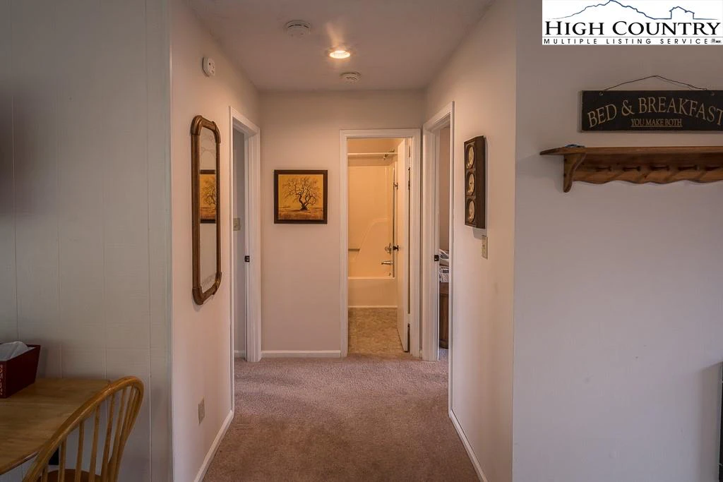 Image number 9 for the current listing