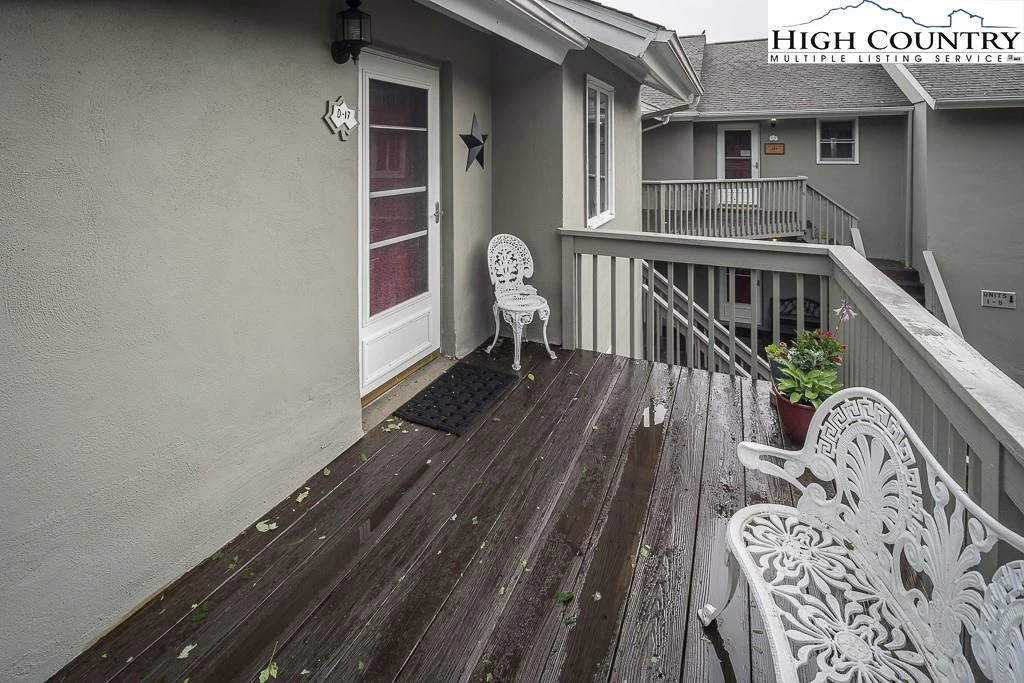 Image number 15 for the current listing