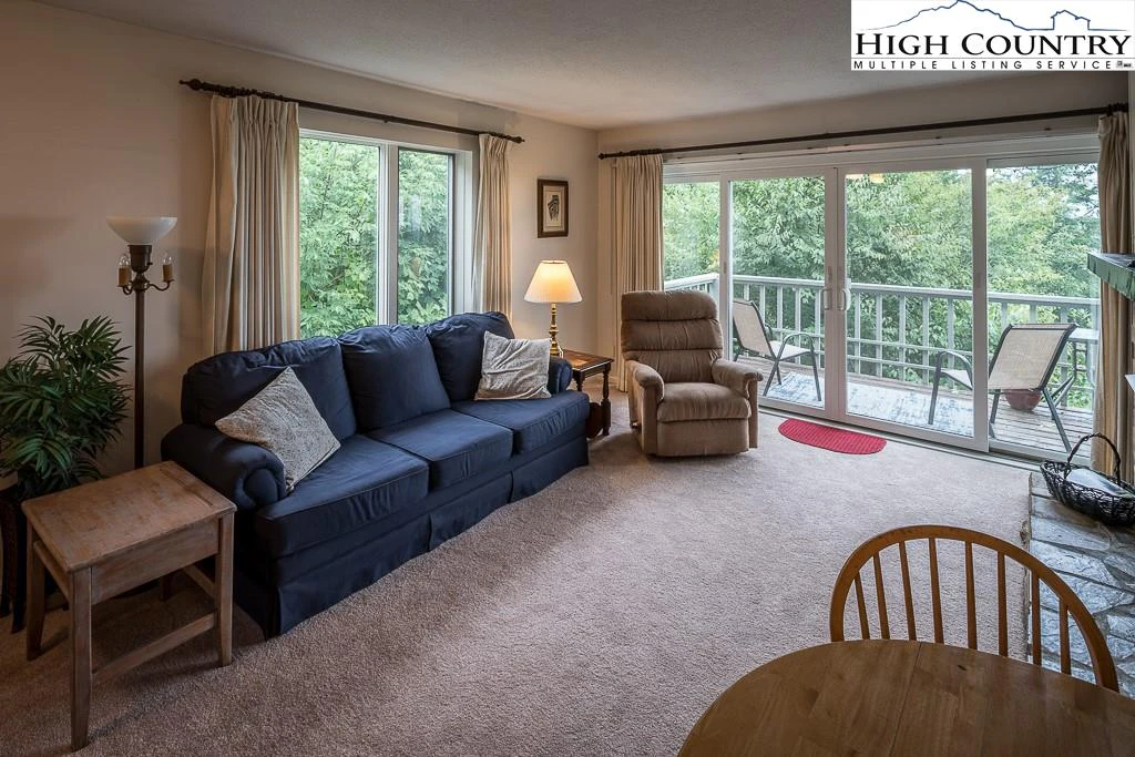 Image number 2 for the current listing