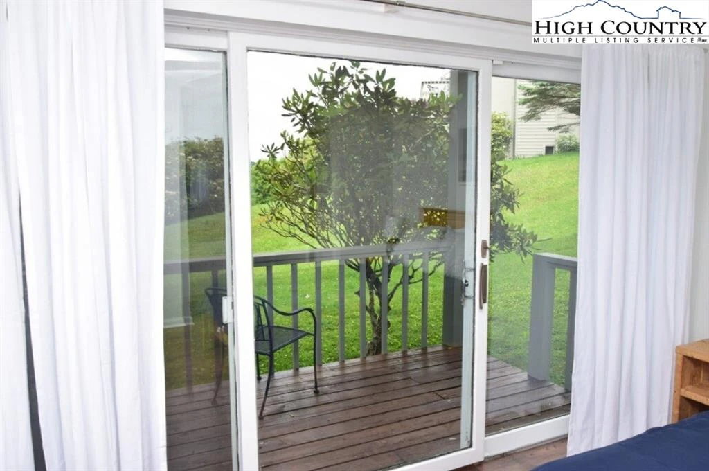 Image number 6 for the current listing
