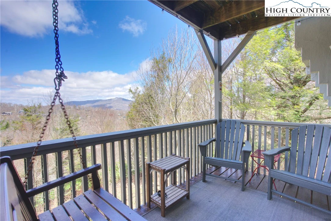 Image number 17 for the current listing