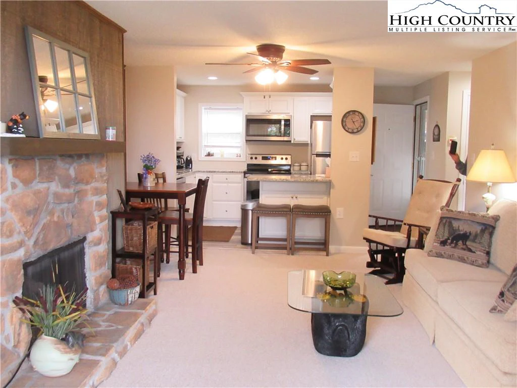 Image number 5 for the current listing