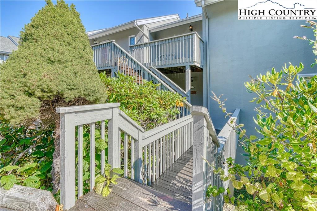 Image number 7 for the current listing