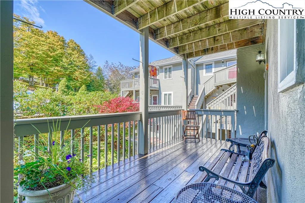 Image number 10 for the current listing