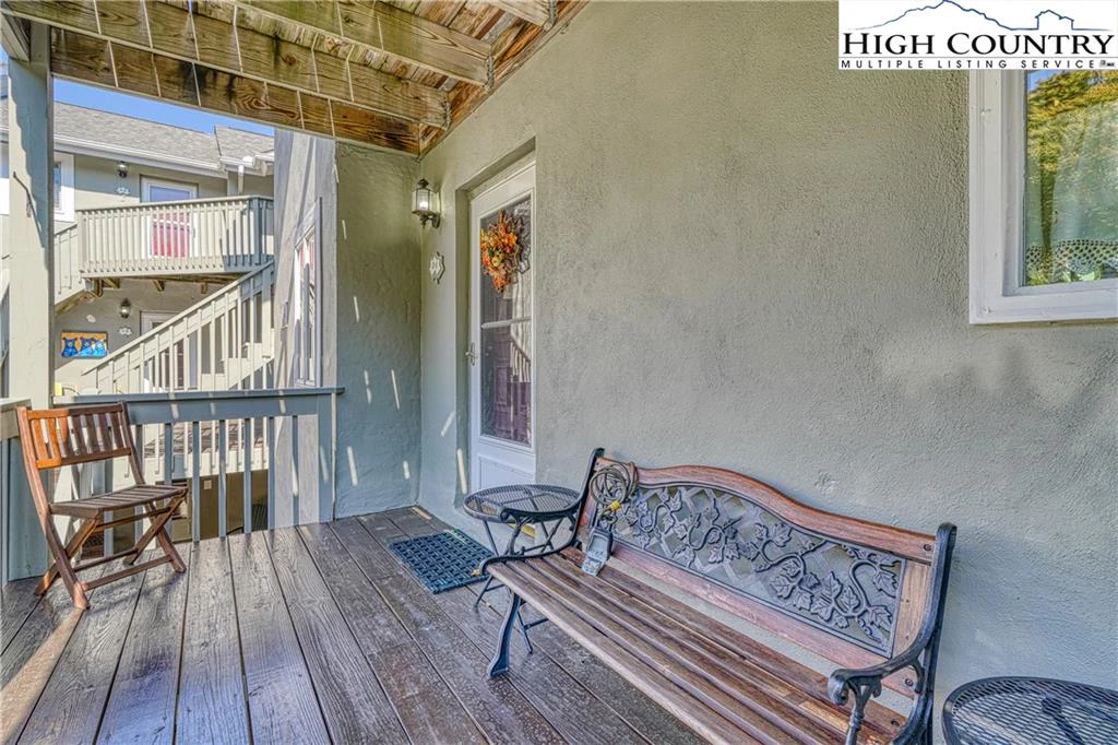 Image number 2 for the current listing