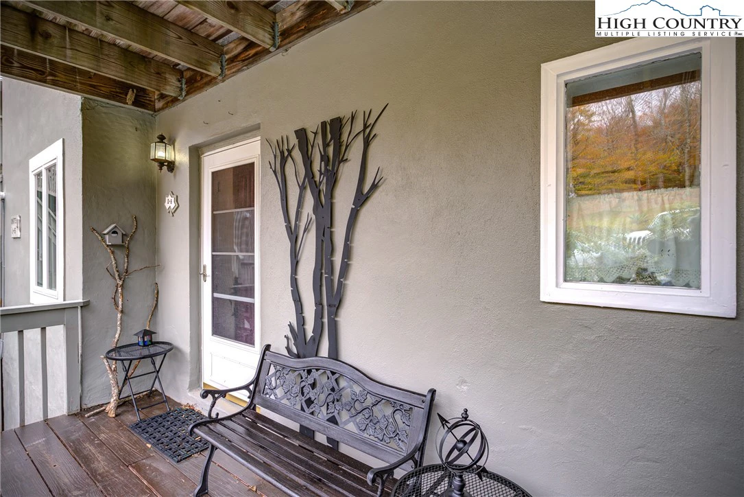 Image number 29 for the current listing