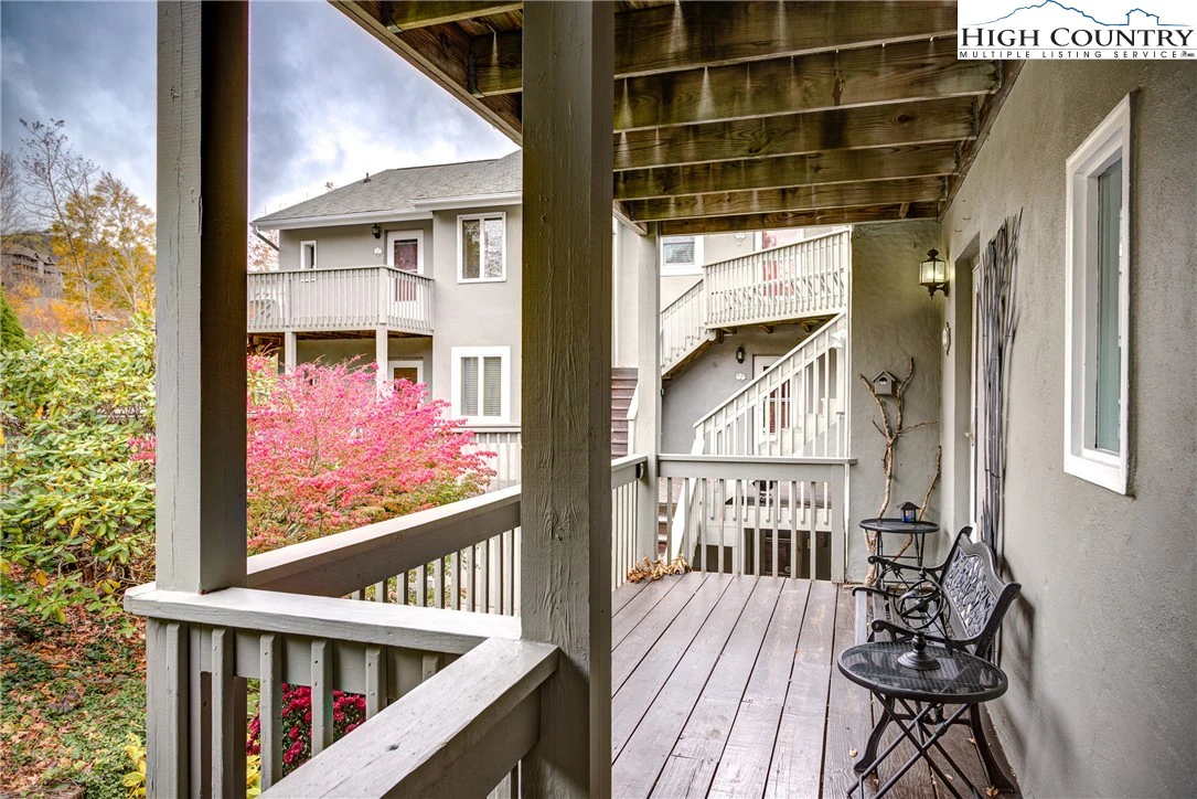 Image number 8 for the current listing