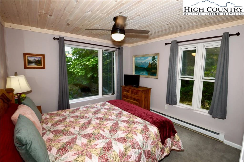 Image number 2 for the current listing
