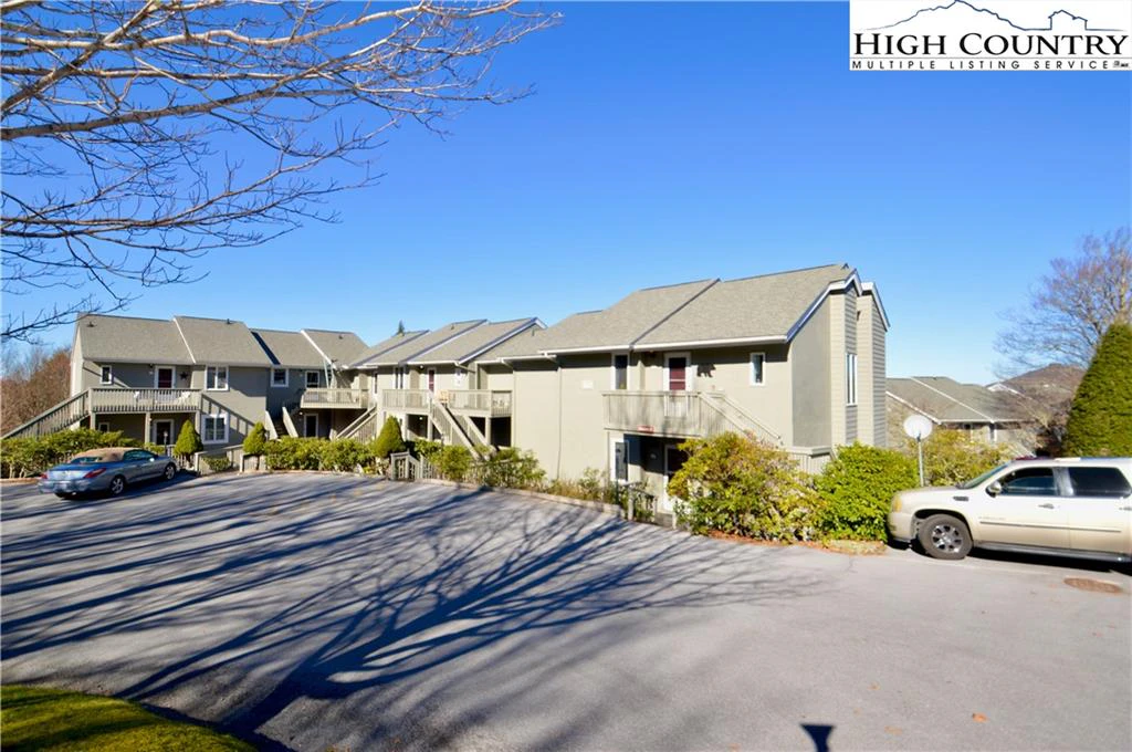 Image number 1 for the current listing