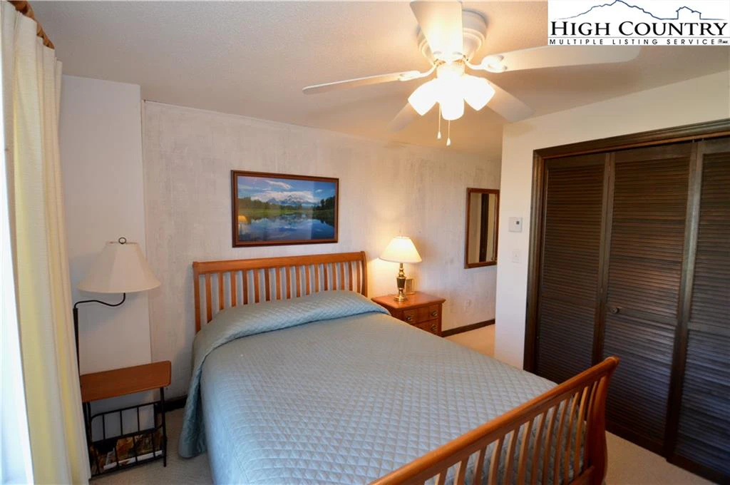Image number 13 for the current listing