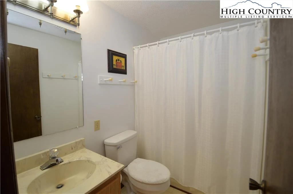 Image number 12 for the current listing