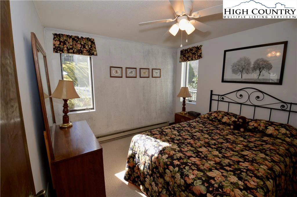 Image number 9 for the current listing
