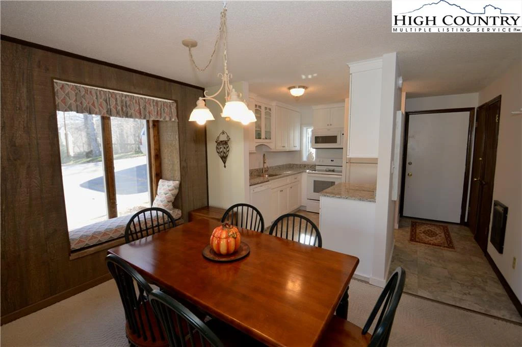 Image number 21 for the current listing
