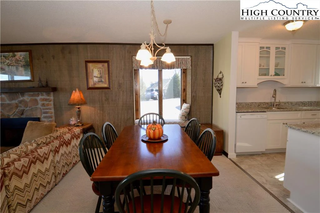 Image number 18 for the current listing