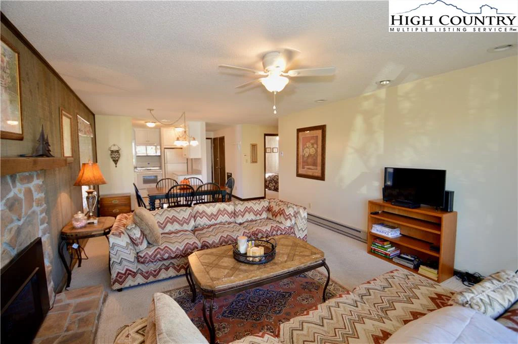 Image number 15 for the current listing