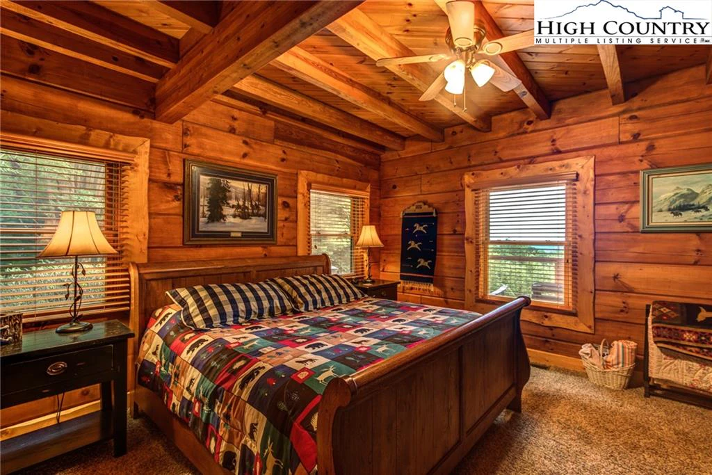 Image number 11 for the current listing