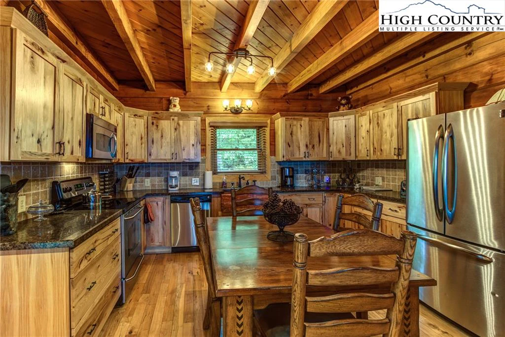 Image number 6 for the current listing