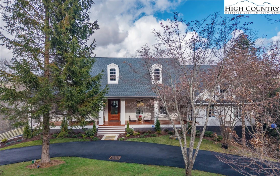 Image number 1 for the current listing
