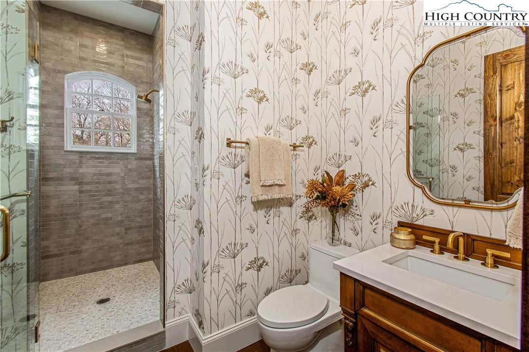 Image number 7 for the current listing