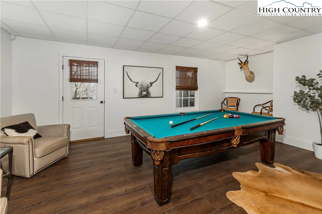 Image number 13 for the current listing