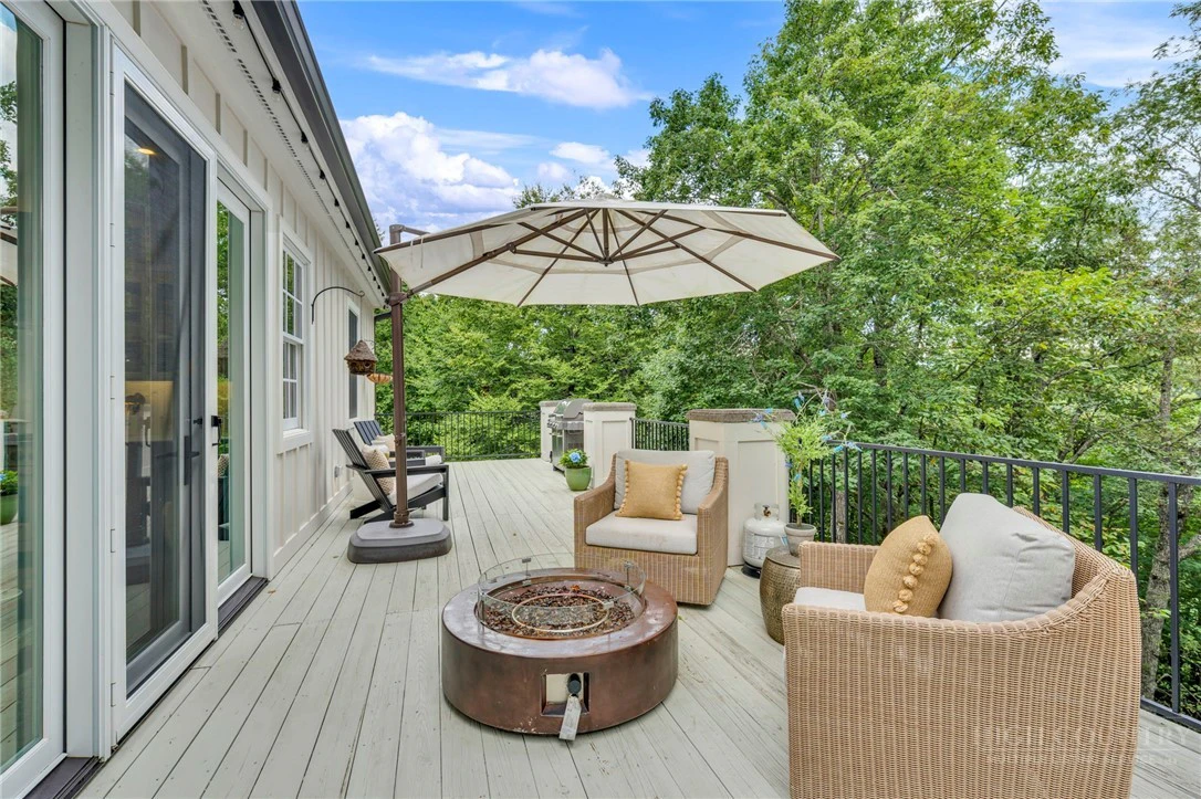 Image number 20 for the current listing