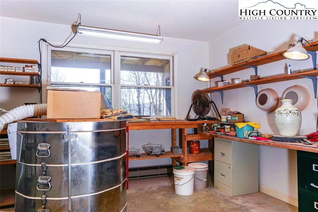 Image number 8 for the current listing
