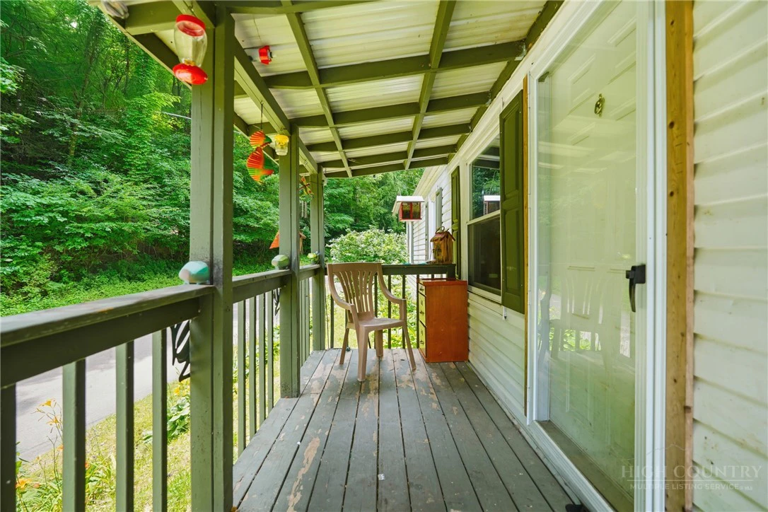 Image number 4 for the current listing