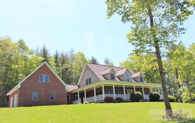 Image number 1 for the current listing