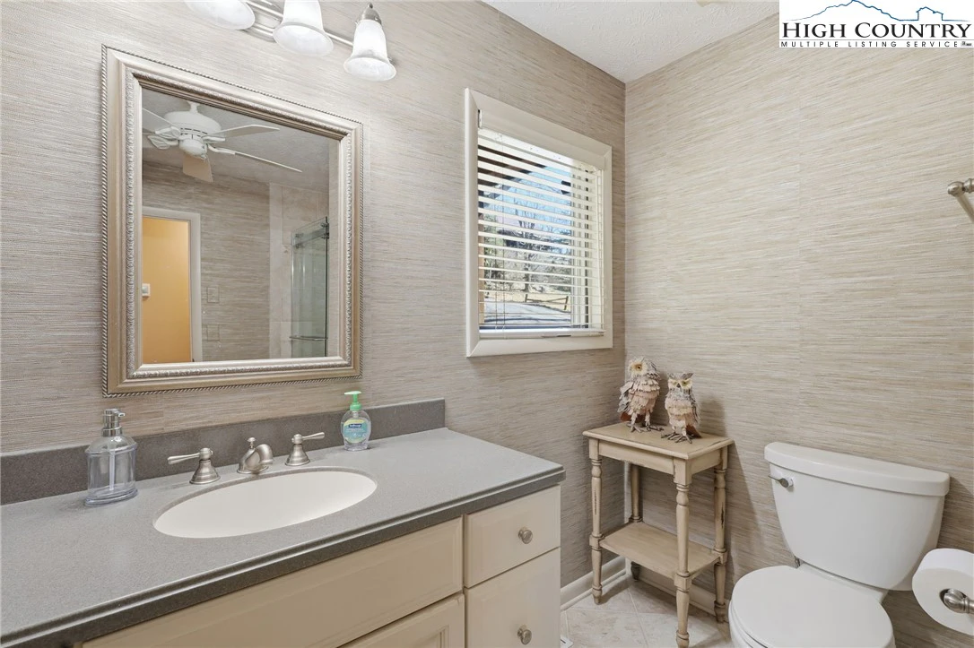 Image number 7 for the current listing