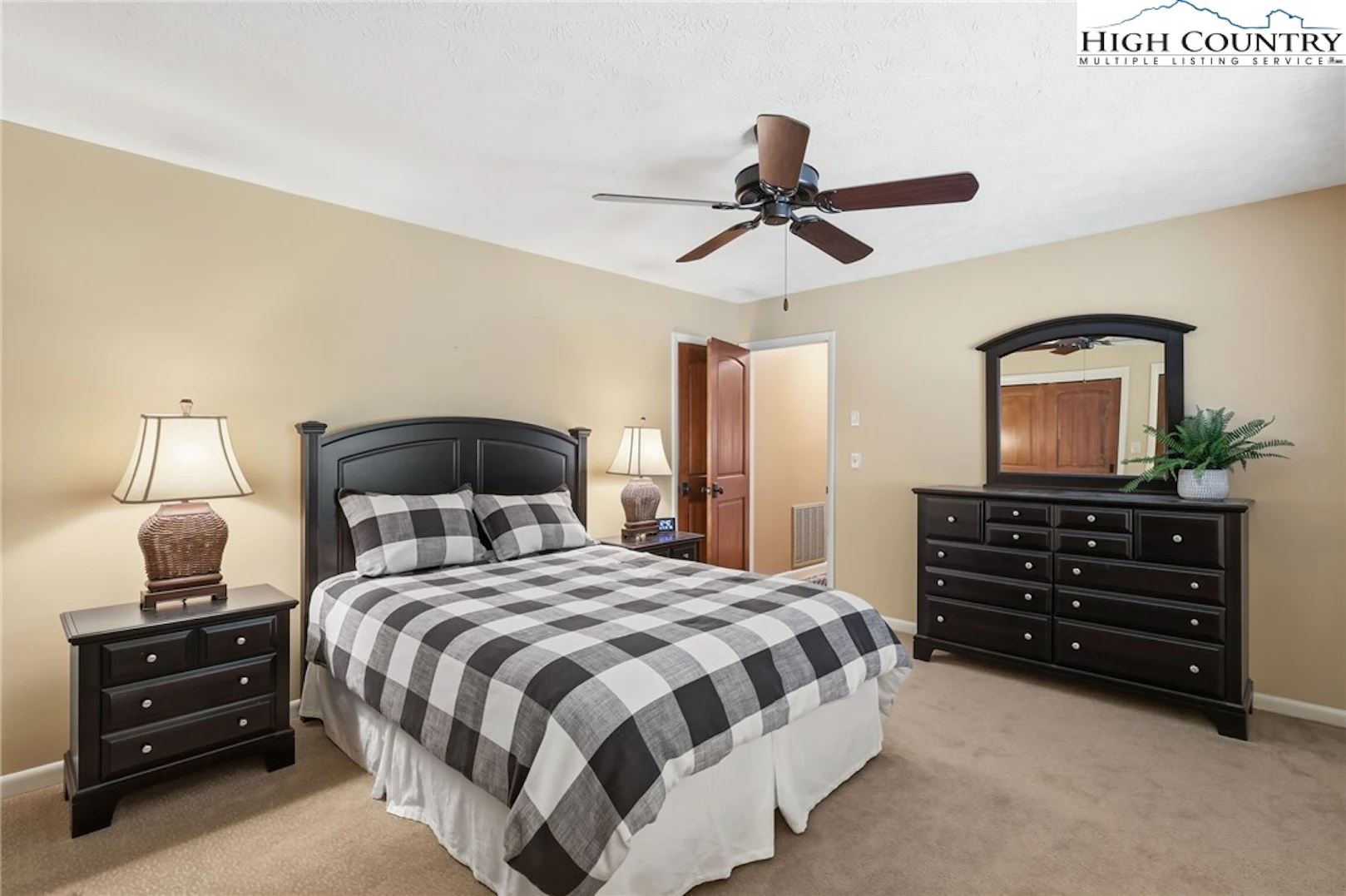 Image number 8 for the current listing