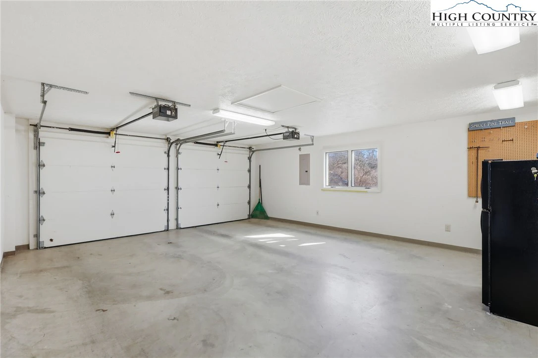 Image number 10 for the current listing