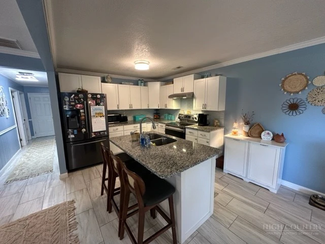 Image number 2 for the current listing