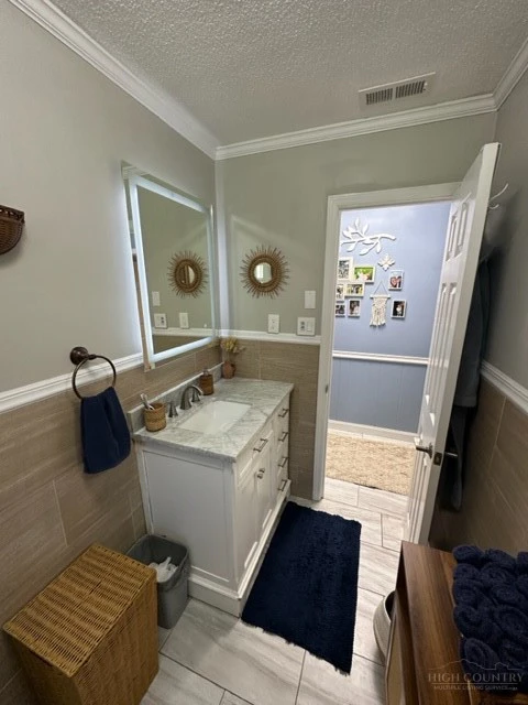 Image number 11 for the current listing