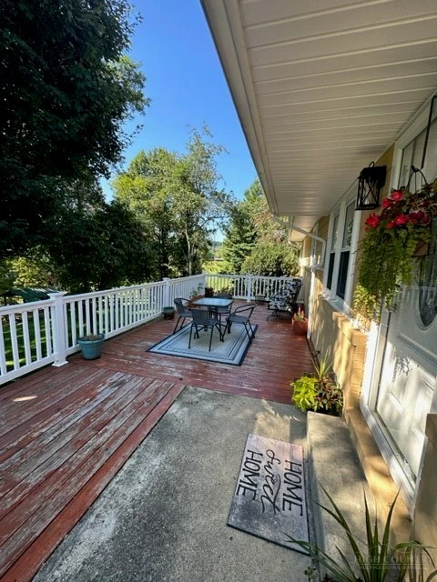 Image number 17 for the current listing