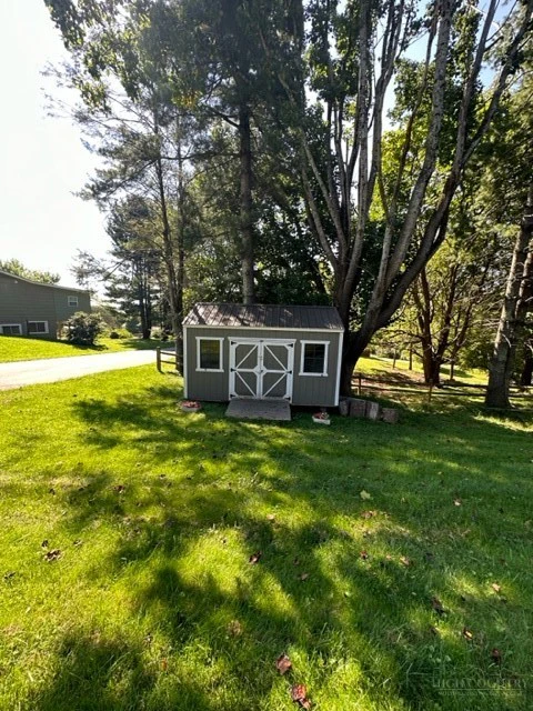 Image number 22 for the current listing