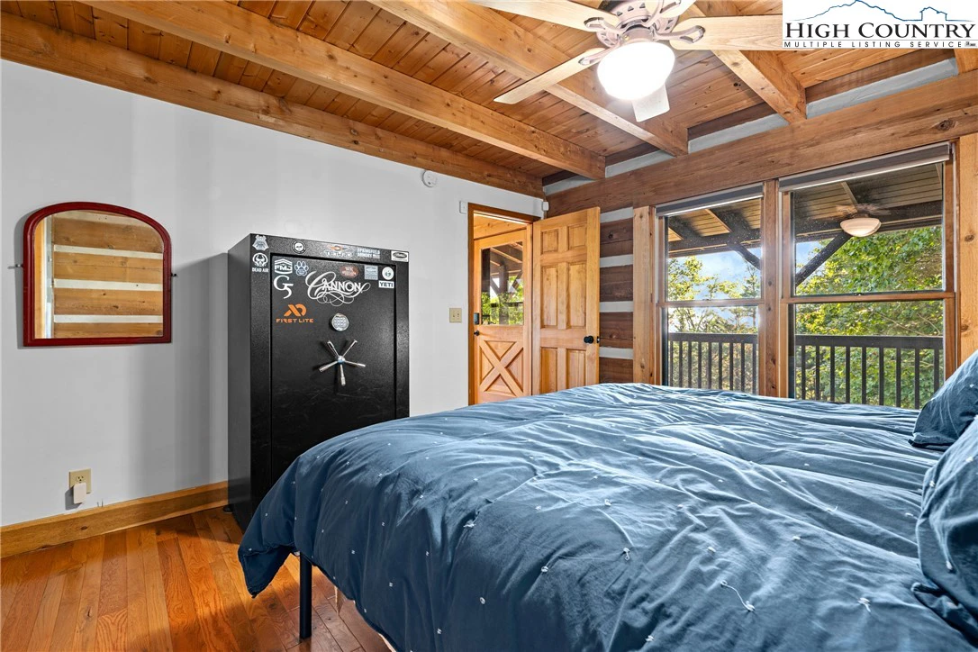 Image number 5 for the current listing