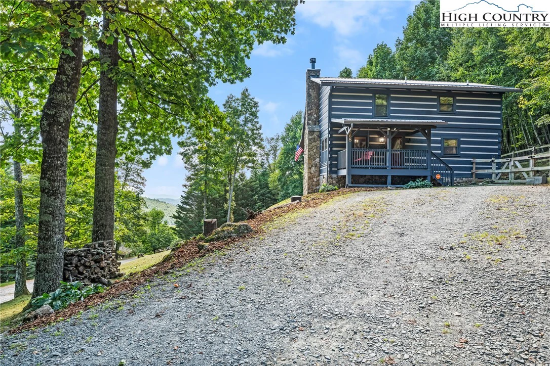 Image number 1 for the current listing