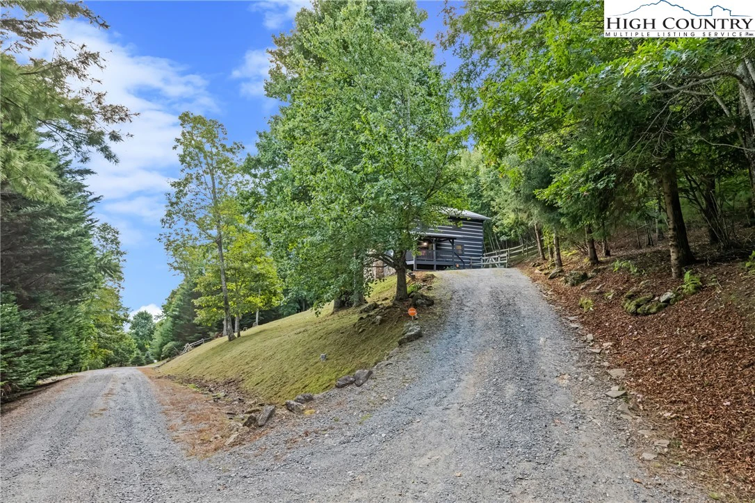 Image number 18 for the current listing