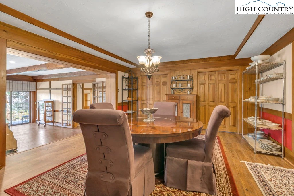 Image number 11 for the current listing